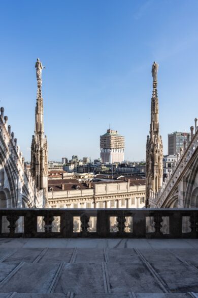 Nuova veste per la Torre Velasca, un concerto per salutare Milano