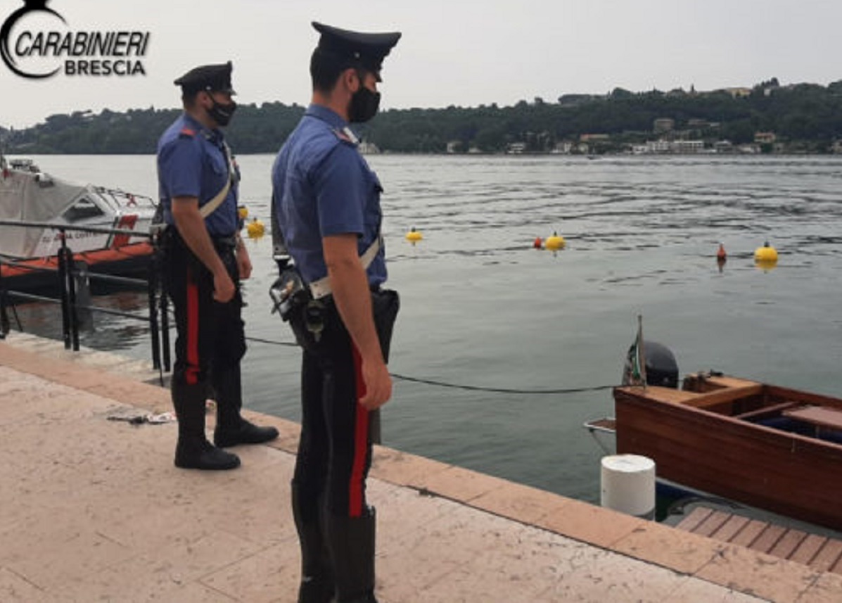 Scontro tra barche sul Garda, un uomo e una donna perdono la vita Scontro tra barche sul Garda, un uomo e una donna perdono la vita