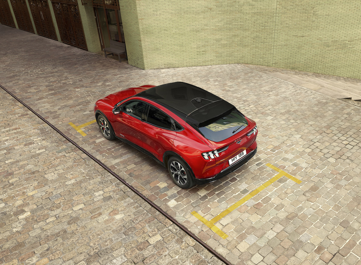 Mustang Mach-E: Il primo SUV completamente elettrico di Ford