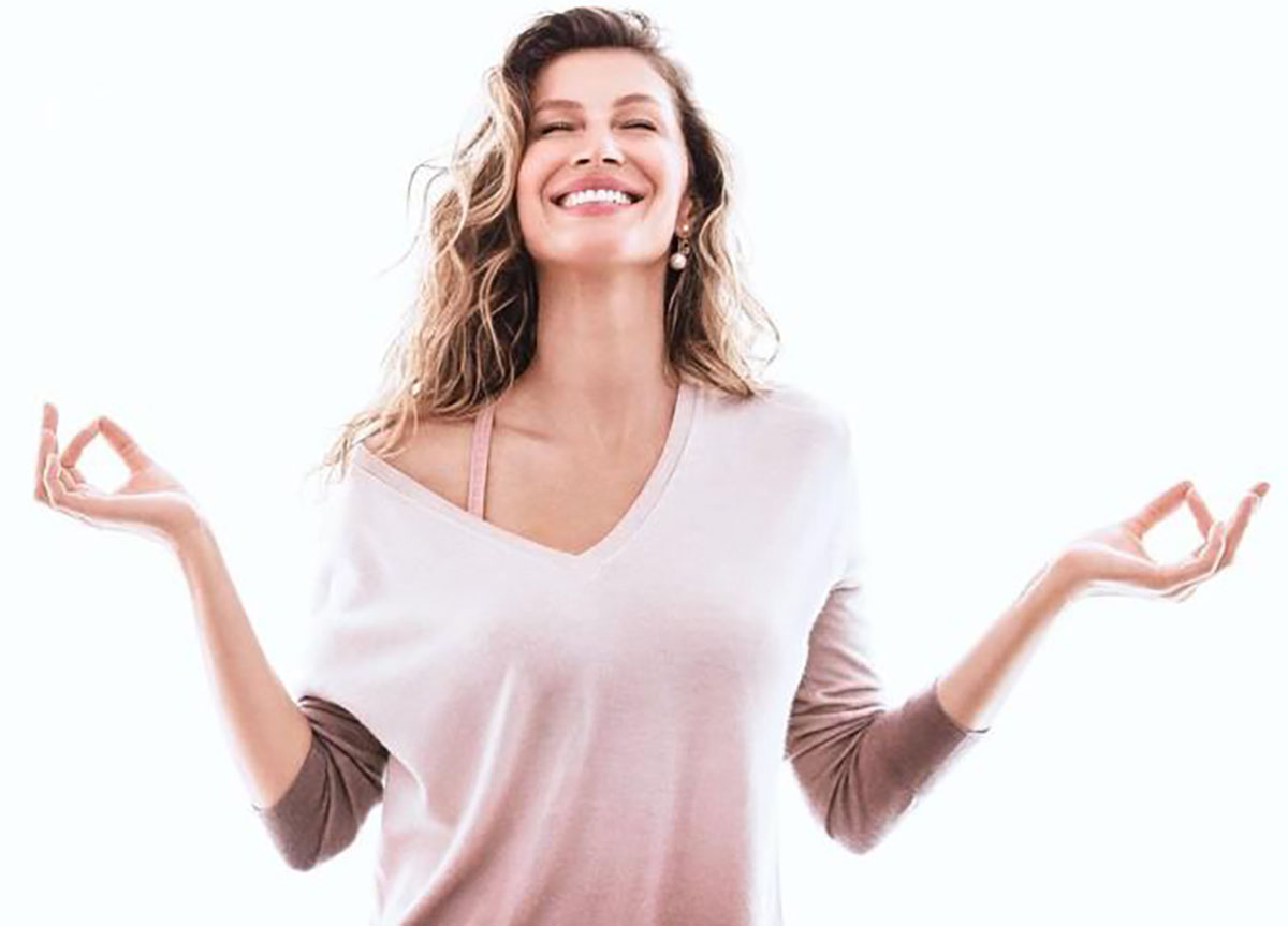 Giornata mondiale dello yoga: scopri chi sono i VIP che ne vanno pazzi