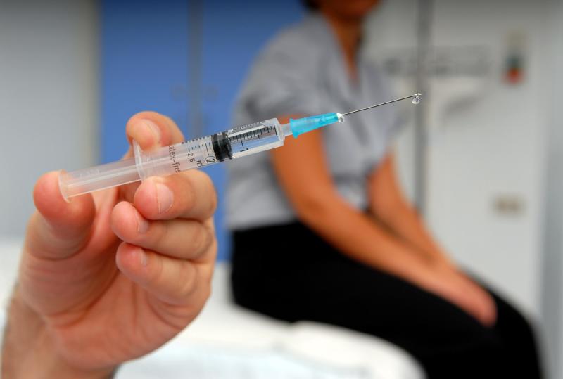 Coronavirus, l’effetto dei vaccini in Italia. Crollo della mortalità dell’80%