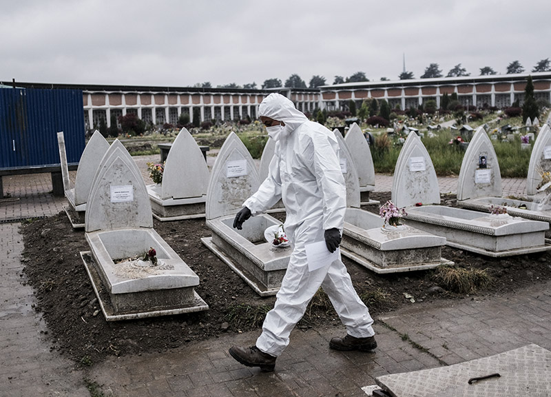 Vittime del Covid, più di 500 famiglie fanno causa allo Stato. Si parte l’8/7 Vittime del Covid, più di 500 famiglie fanno causa allo Stato. Si parte l’8/7