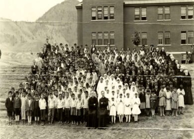 Canada, nuova scoperta macabra: trovate 750 tombe di bambini indigeni