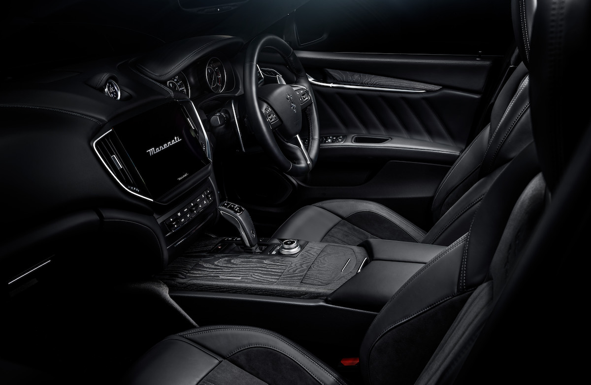 Maserati presenta le special edition Ghibli Operanera e Operabianca