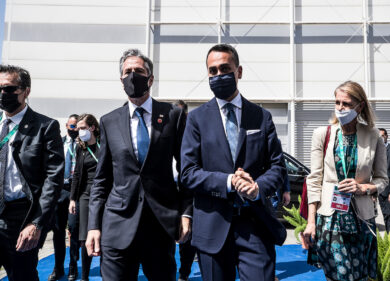 Isis, Di Maio: “Sconfitto sul territorio ma rimane allarmante in Africa”