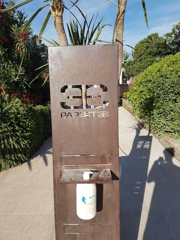 Covid, al Papeete di Salvini si anticipa lo stop all’obbligo della mascherina