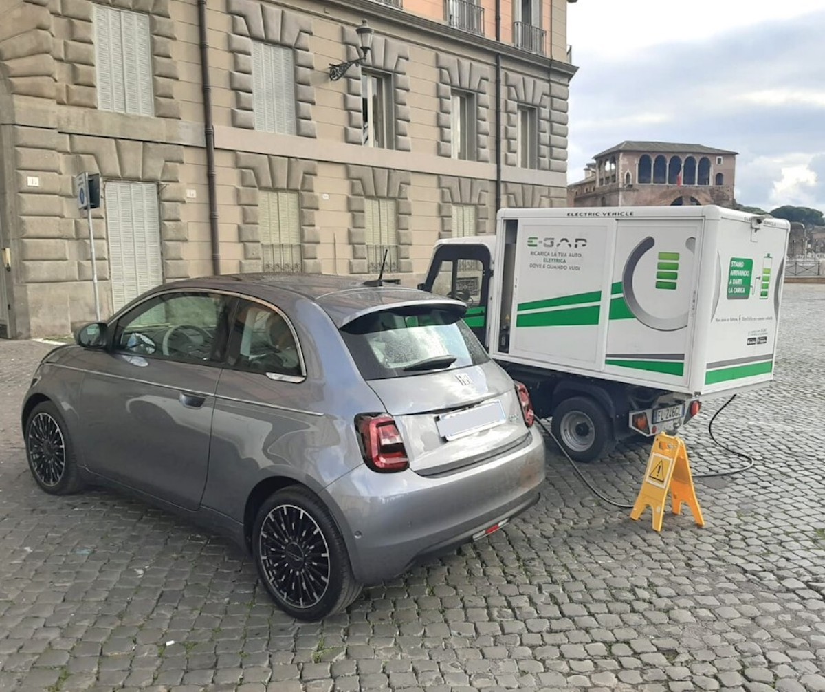 Stellantis partnership con E-GAP per la ricarica on demand della 500 e. Stellantis partnership con E-GAP per la ricarica on demand della 500 e.