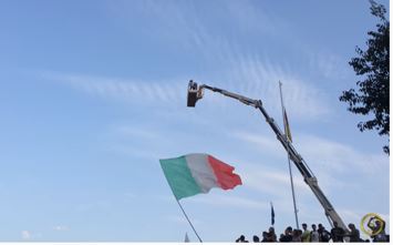 M5s, Italia da Mario Monti a Nina Monti. “Indignati ancora”, stallo sull’inno