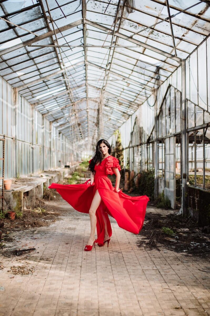 Pamela Prati, splendida a 62 anni, lancia “L’estate è adesso” – FOTO e VIDEO