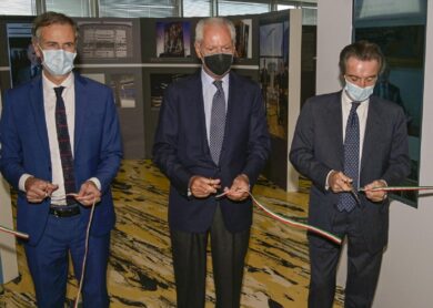 Inaugurata la mostra sui 60 anni del Pirellone