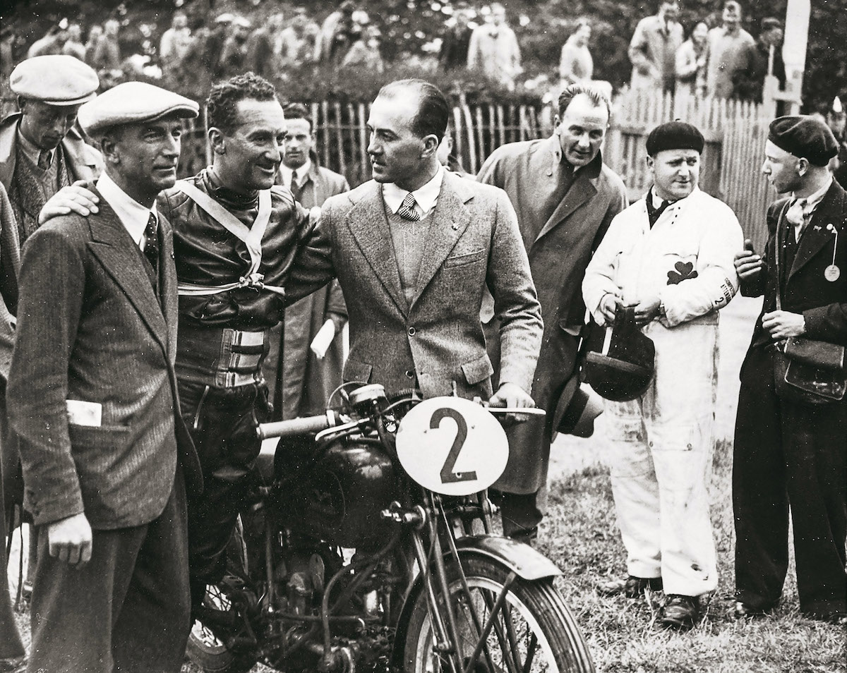 Moto Guzzi 100 anni, in un prezioso volume edito da Rizzoli Moto Guzzi 100 anni, in un prezioso volume edito da Rizzoli