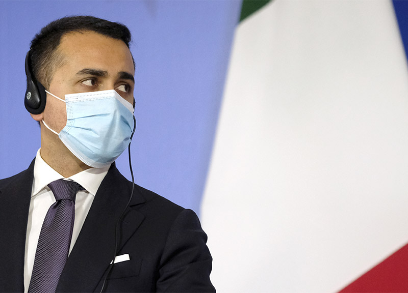 Il dilemma di Di Maio: e ora mi schiero con Conte o con Grillo? Il dilemma di Di Maio: e ora mi schiero con Conte o con Grillo?