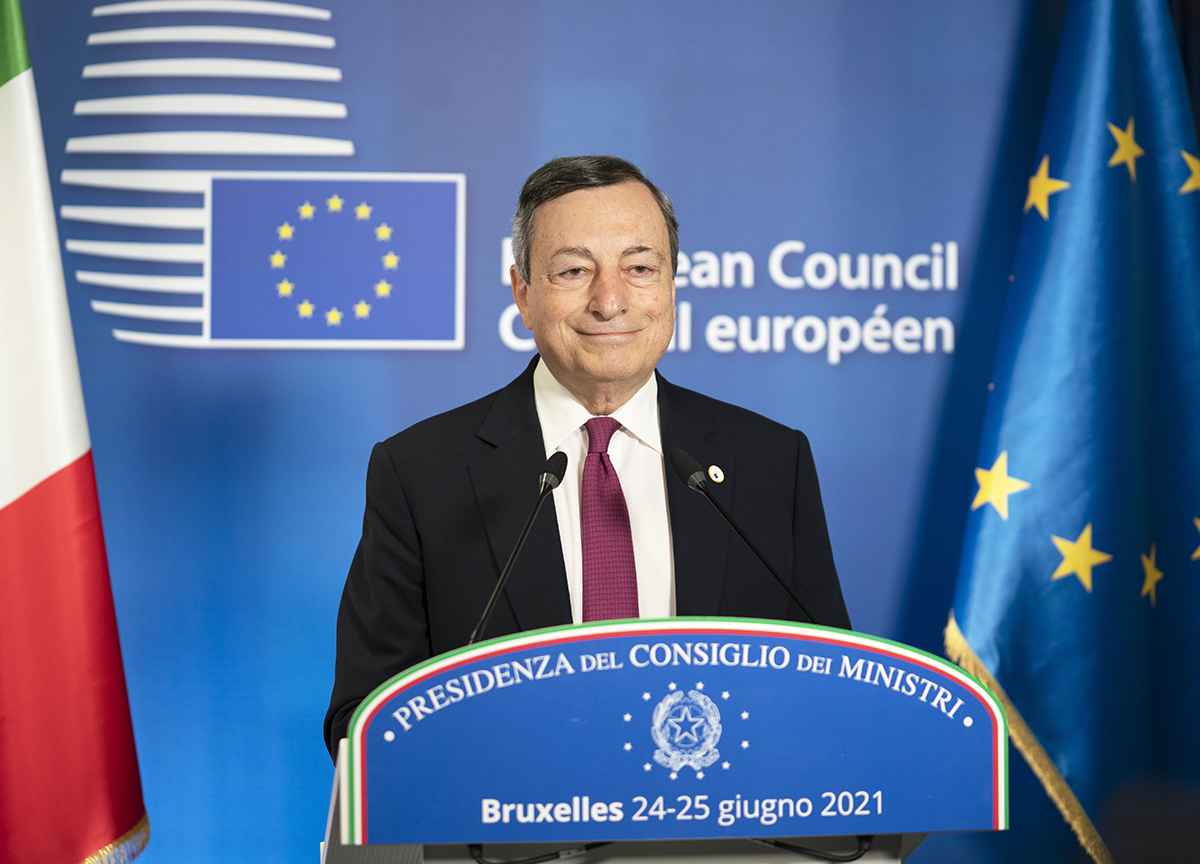 Cashback, Draghi fa dietrofront: riprende nel 2022. Il M5s esulta Cashback, Draghi fa dietrofront: riprende nel 2022. Il M5s esulta