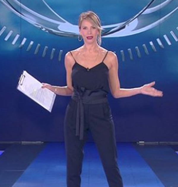 Alessia Marcuzzi lascia Mediaset dopo 25 anni: “Non riesco più a…”