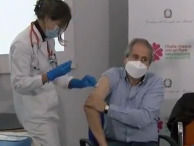 Coronavirus, Crisanti “Zone rosse? Inutili. La variante delta ormai è ovunque” Coronavirus, Crisanti “Zone rosse? Inutili. La variante delta ormai è ovunque”
