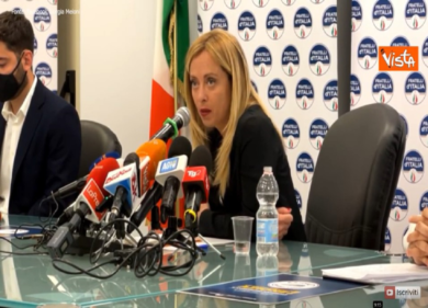 Meloni: “Ogni parlamentare di Fratelli d’Italia fa il lavoro di tre persone”