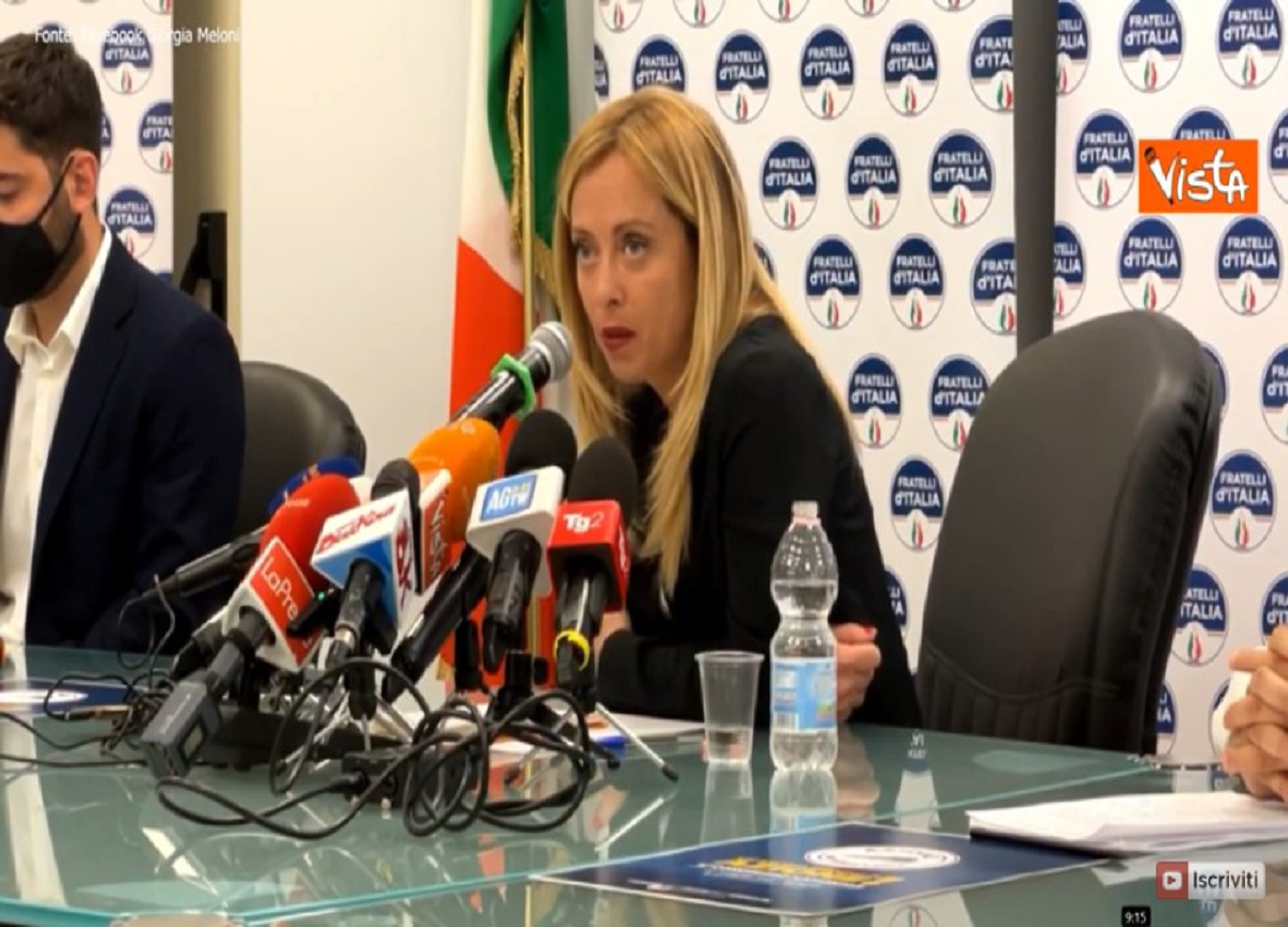 Meloni: “Ogni parlamentare di Fratelli d’Italia fa il lavoro di tre persone” Meloni: “Ogni parlamentare di Fratelli d’Italia fa il lavoro di tre persone”