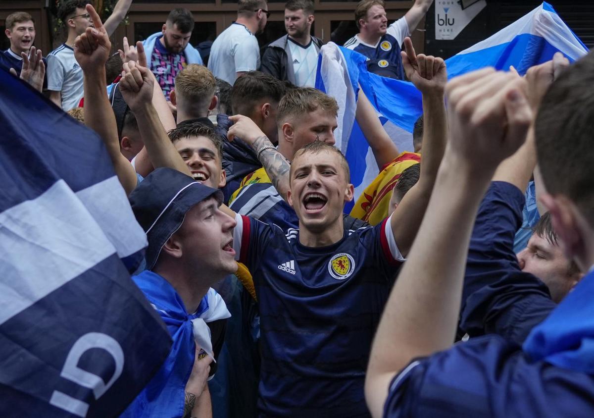 Europei, Scozia: 2.000 contagi di Covid tra i tifosi, soprattutto a Londra Europei, Scozia: 2.000 contagi di Covid tra i tifosi, soprattutto a Londra