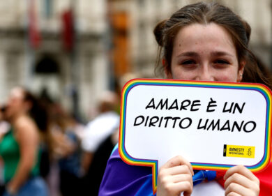 “Il Pride? Ritrovo di disadattati”. Frase choc della consigliera comunale