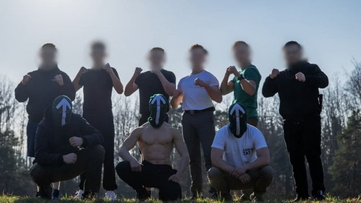 Gruppo nazi-fascista, 4 arresti a Milano: “Instaurare nuovo ordine mondiale” Gruppo nazi-fascista, 4 arresti a Milano: “Instaurare nuovo ordine mondiale”