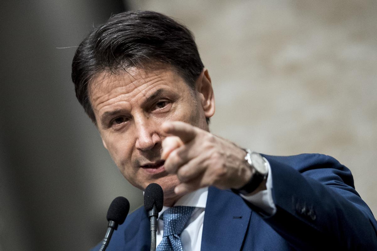 M5s, popolarità social: impietoso confronto Grillo-Conte. Stravince l’avvocato M5s, popolarità social: impietoso confronto Grillo-Conte. Stravince l’avvocato