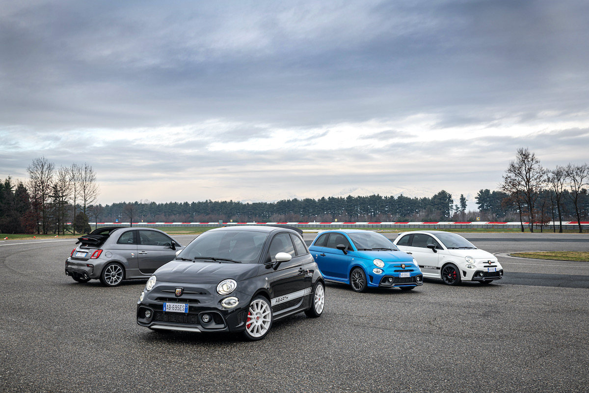 Nuova Abarth 695 Esseesse in edizione limitata di soli 1390 esemplari Nuova Abarth 695 Esseesse in edizione limitata di soli 1390 esemplari