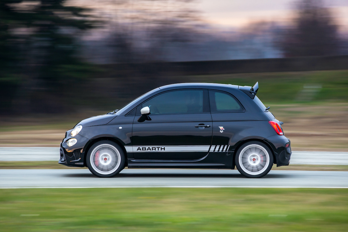 Nuova Abarth 695 Esseesse in edizione limitata di soli 1390 esemplari Nuova Abarth 695 Esseesse in edizione limitata di soli 1390 esemplari
