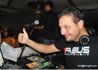 L’estate prosegue con “Nostalgia” di DJFABIUS al ritmo di Chizumba