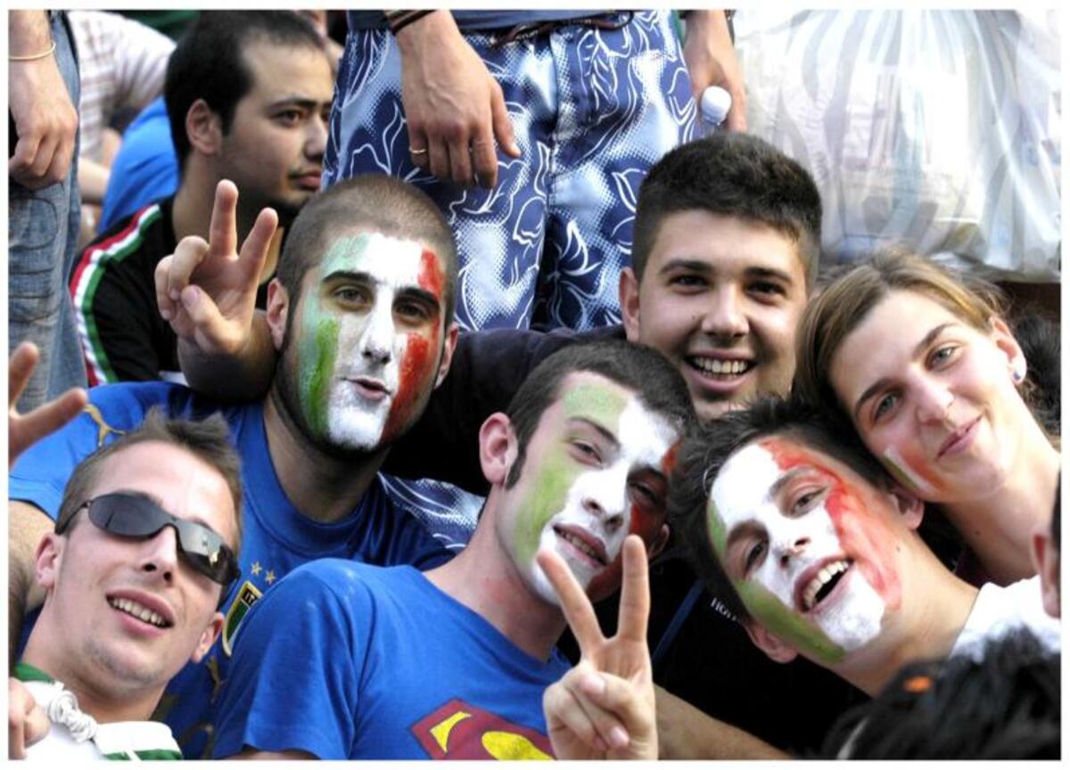 Europei, Italia-Belgio e febbre Azzurra: 10.000 tifosi italiani in Germania! Europei, Italia-Belgio e febbre Azzurra: 10.000 tifosi italiani in Germania!