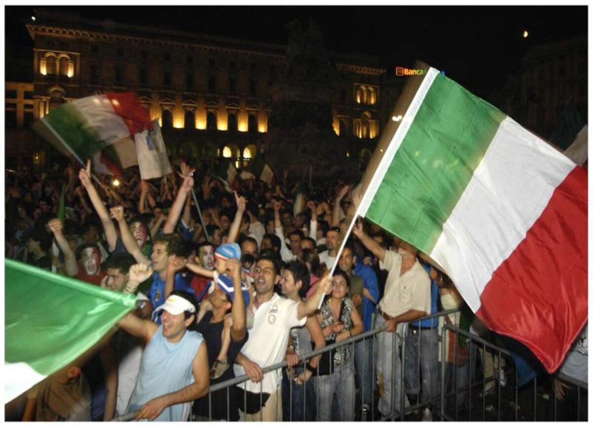 Europei, Italia-Belgio e febbre Azzurra: 10.000 tifosi italiani in Germania! Europei, Italia-Belgio e febbre Azzurra: 10.000 tifosi italiani in Germania!