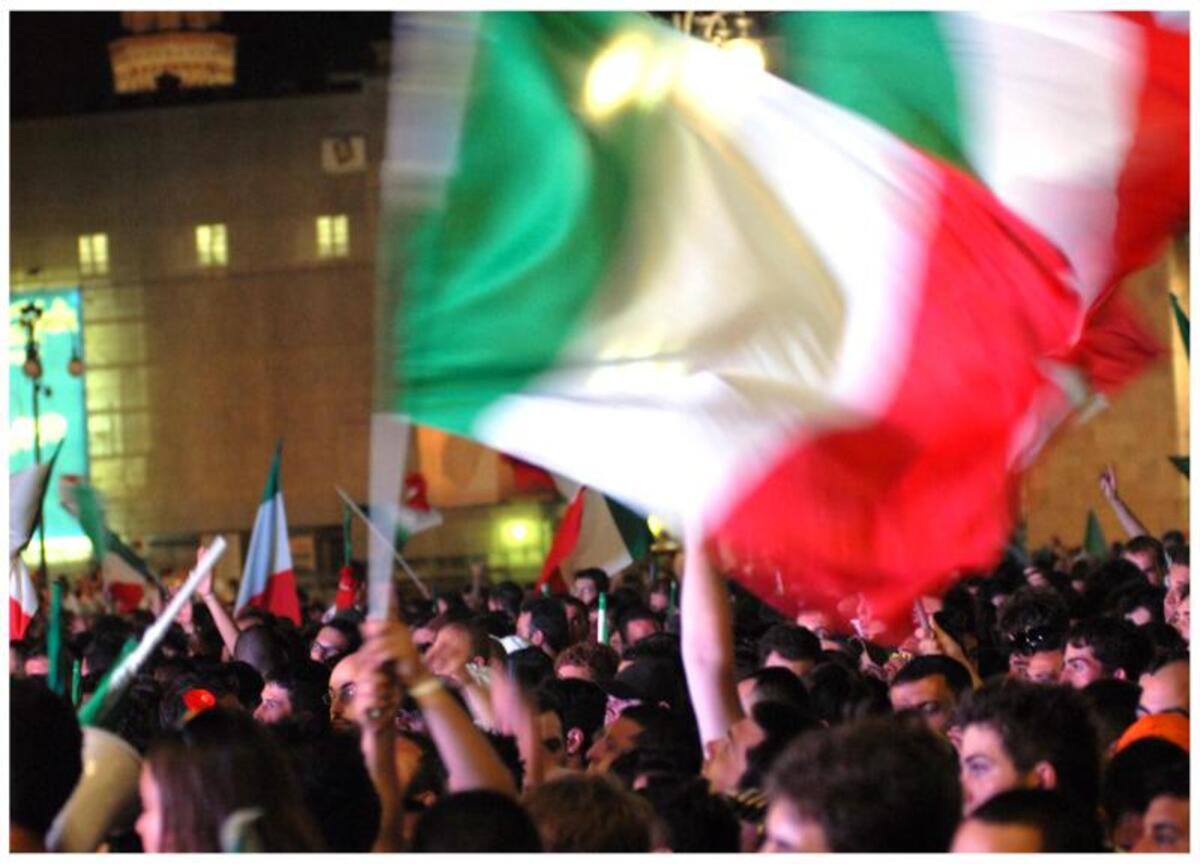 Europei, Italia-Belgio e febbre Azzurra: 10.000 tifosi italiani in Germania! Europei, Italia-Belgio e febbre Azzurra: 10.000 tifosi italiani in Germania!
