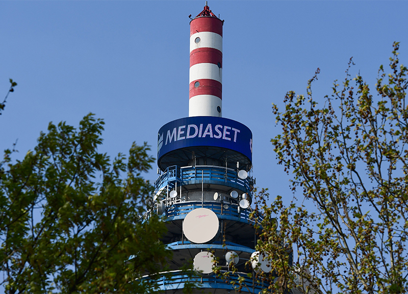 Mediaset, colloqui con Discovery. Al via il recesso sul trasloco in Olanda Mediaset, colloqui con Discovery. Al via il recesso sul trasloco in Olanda