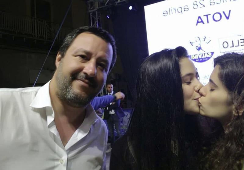 Addio alle mascherine: ora festeggiamo la giornata internazionale del bacio! Addio alle mascherine: ora festeggiamo la giornata internazionale del bacio!