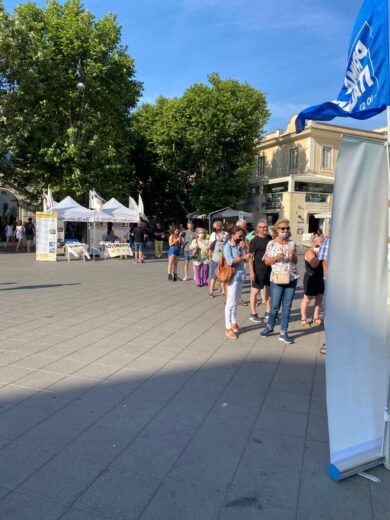 Ostia, in piazza gazebo di Lega e M5S. Notate la differenza?