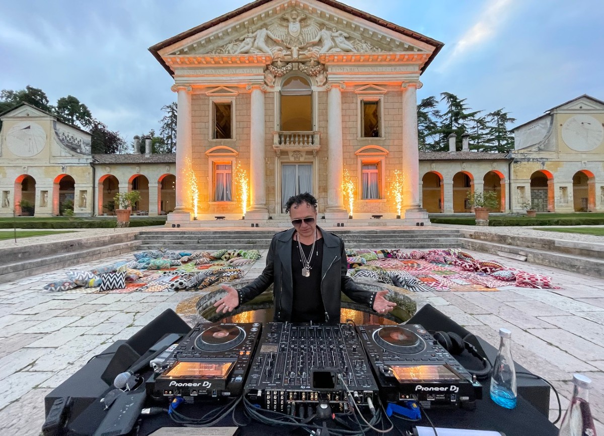 Joe T Vannelli: “Col Covid non mi sono fermato. La musica? Unica salvezza” Joe T Vannelli: “Col Covid non mi sono fermato. La musica? Unica salvezza”