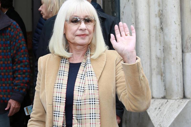 Lutto nel mondo dello spettacolo. E’ morta Raffaella Carrà Lutto nel mondo dello spettacolo. E’ morta Raffaella Carrà