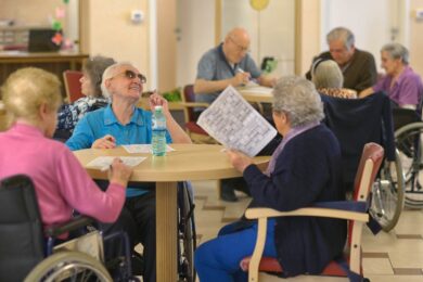 “Ciao”. Fondazione Amplifon connette e digitalizza 150 Rsa per anziani