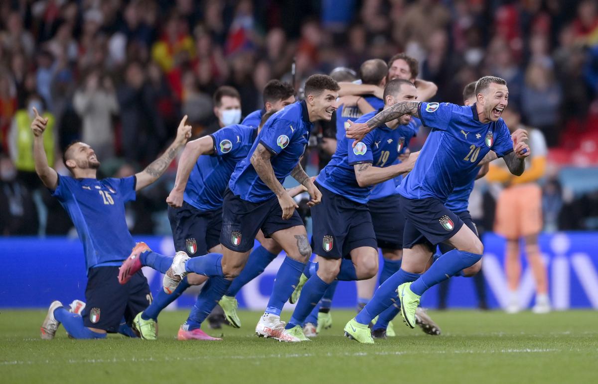 Europei, impresa Azzurra: battuta la Spagna ai rigori, siamo in finale!
