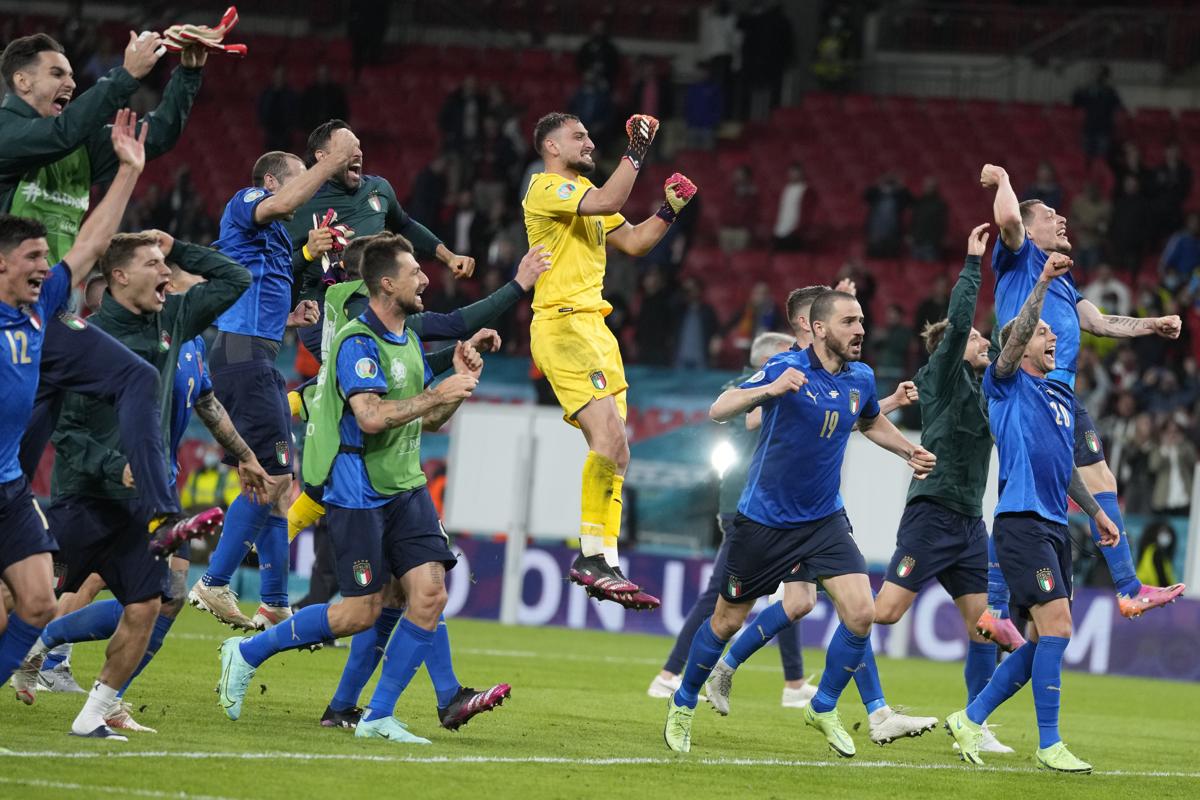 Europei, impresa Azzurra: battuta la Spagna ai rigori, siamo in finale!