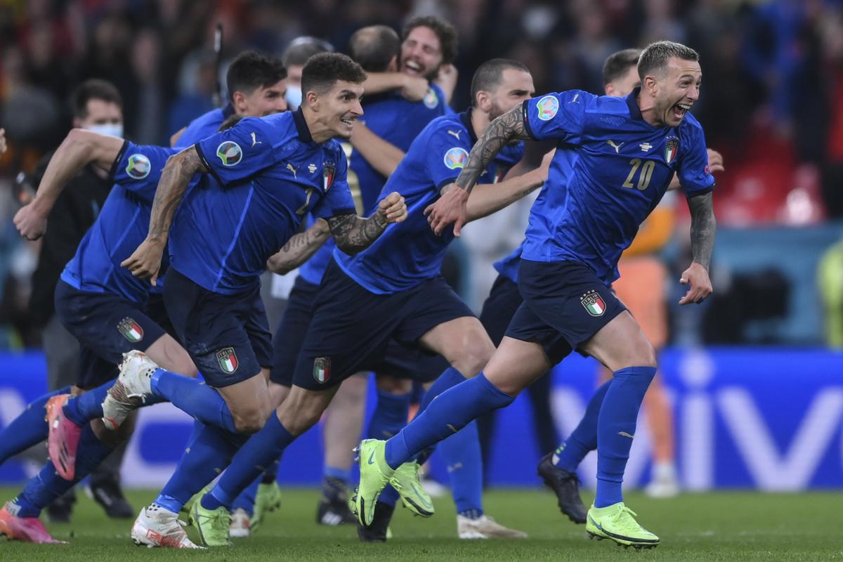 Europei, impresa Azzurra: battuta la Spagna ai rigori, siamo in finale!