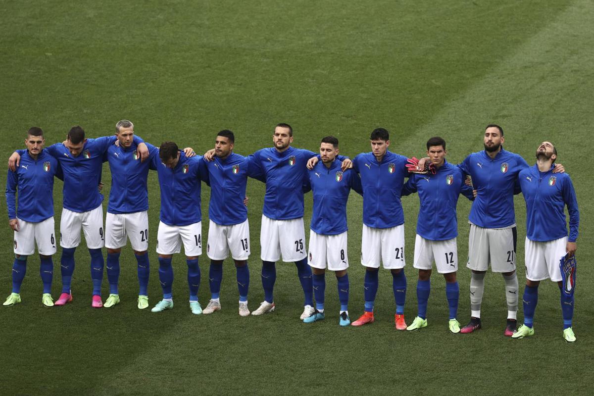 Italia-Spagna, l’attacco di El Mundo: “Azzurri mafiosi e piagnucolosi” Italia-Spagna, l’attacco di El Mundo: “Azzurri mafiosi e piagnucolosi”