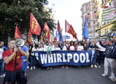 Whirlpool chiede una settimana per decidere sulla Cig