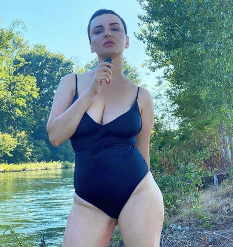 Arisa-Amici, un legame così stretto che rinuncia a Pechino Express per Maria Arisa-Amici, un legame così stretto che rinuncia a Pechino Express per Maria
