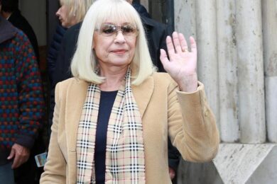 Funerali di Raffaella Carrà: l’ultimo omaggio a “Raffa” in tv e in ogni città