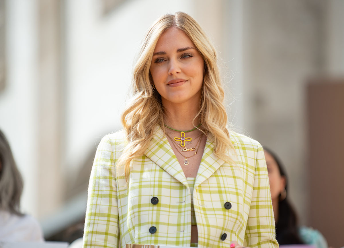 Chiara Ferragni a Cannes in total denim: jeans in attesa della serata. FOTO