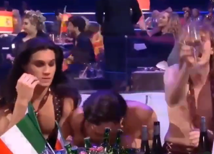 Eurovision 2022, dove si fa? Aperte le candidature ma attenzione ai requisiti Eurovision 2022, dove si fa? Aperte le candidature ma attenzione ai requisiti