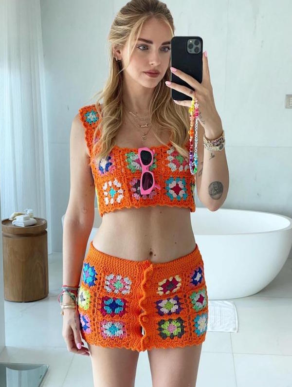 Chiara Ferragni a Cannes in total denim: jeans in attesa della serata. FOTO