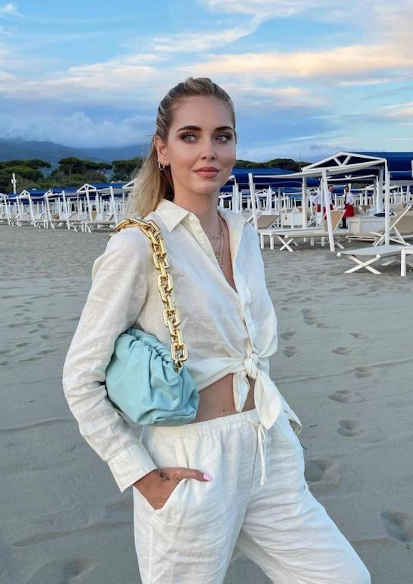 Chiara Ferragni a Cannes in total denim: jeans in attesa della serata. FOTO