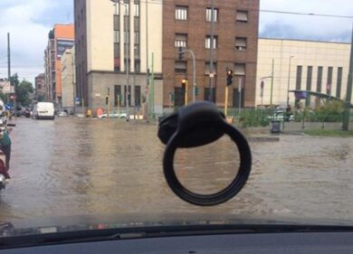 Temporali forti su Milano, allerta arancione e grandine nel Varesotto