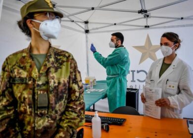 Covid: in Lombardia calano i ricoveri, 215 i nuovi positivi e un decesso